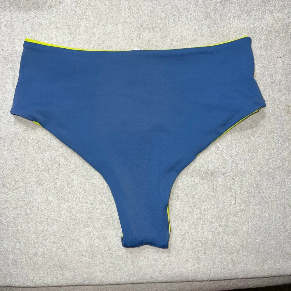 Solid & Striped Reversible Cheeky Bikini Bottom - Picture 6 of 6